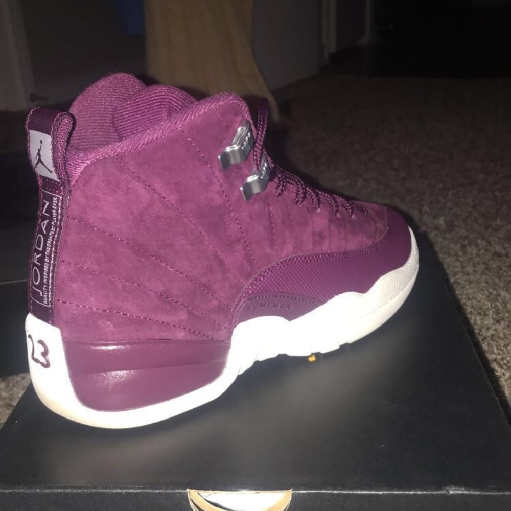 Air Jordan 12 Retro "Bordeaux"